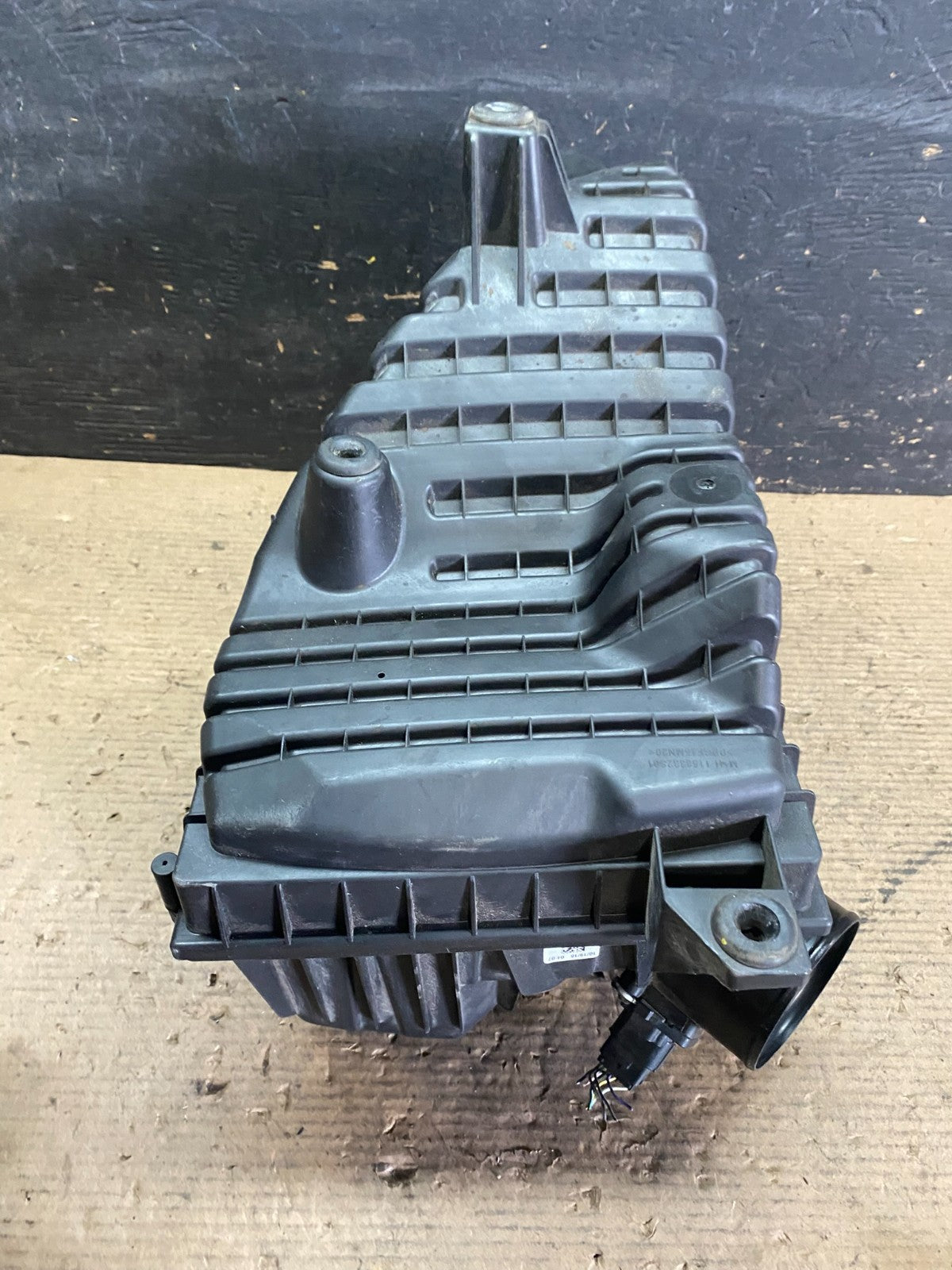 2018 to 2024 Buick Enclave Air Cleaner Filter Box Housing S3563 DG6