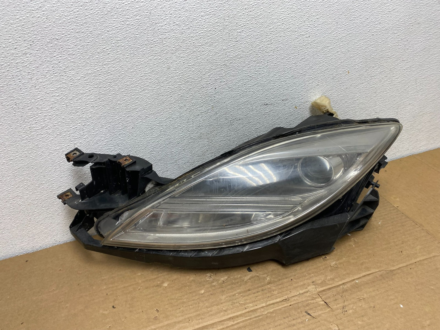 2009 - 2010 Mazda 6 Left Driver LH Side Halogen Headlight AD3892 DW2