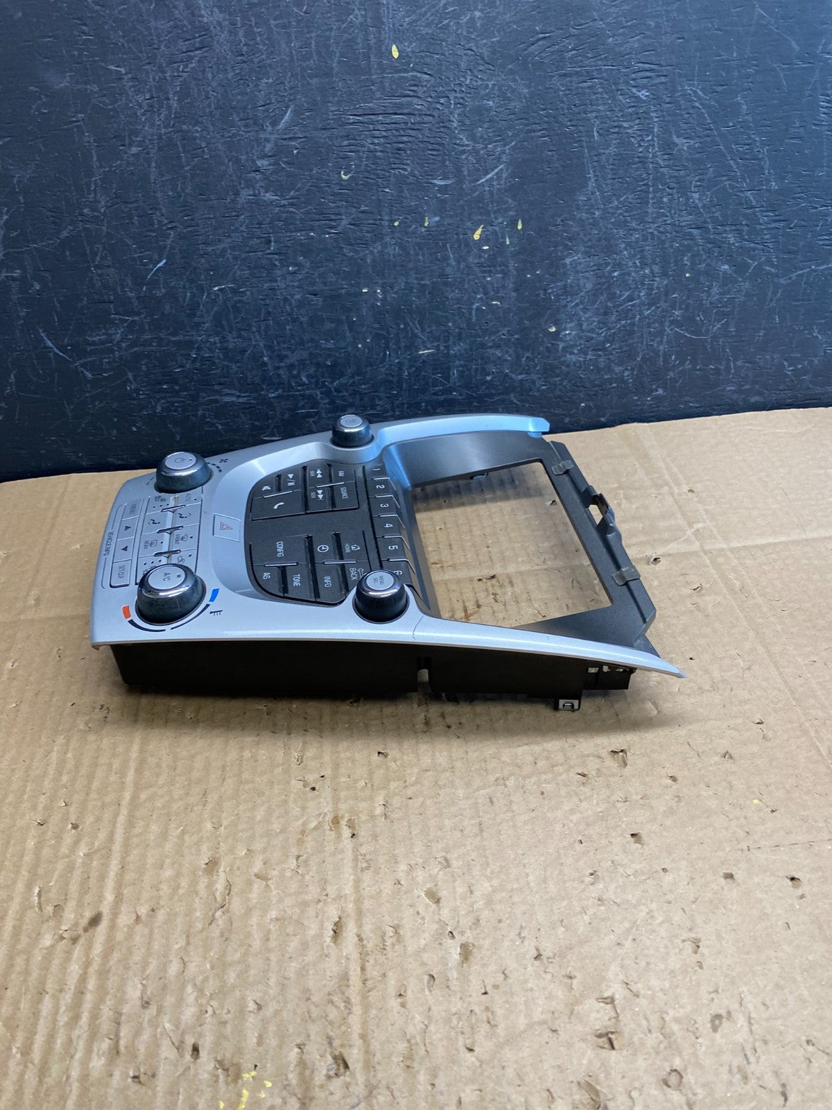 2016-2017 Chevy Equinox Terrain Radio Face Climate Control Panel Bezel AC9589 DG2