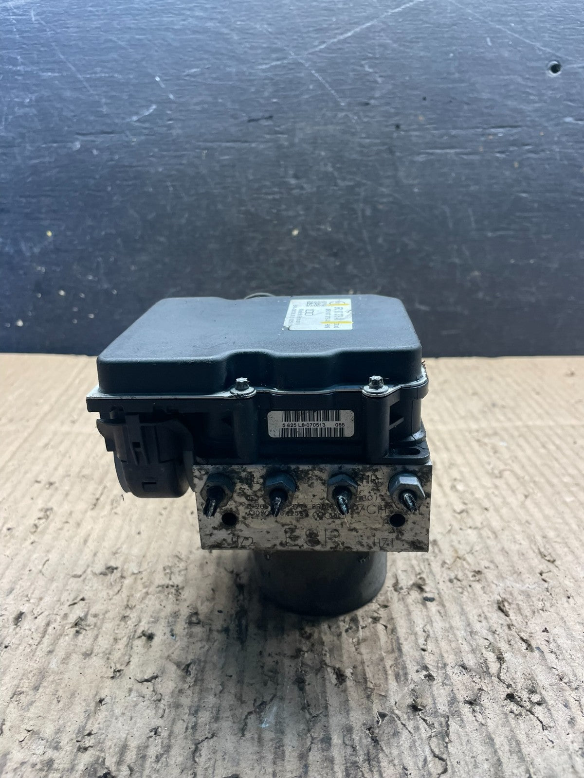 2011 to 2012 Audi Q5 ABS Anti-Lock Brake Pump S4460 DG3