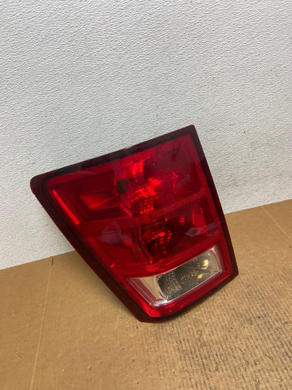 2005 to 2006 Jeep Grand Cherokee Left Driver Side Lh Tail Light DEPO AE1153 LK2