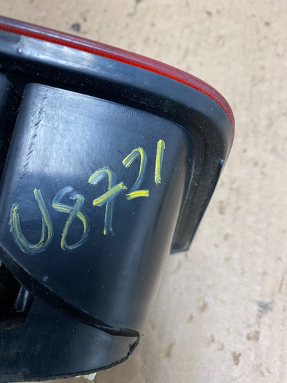 2009 2010 2011 Kia Borrego Right Passenger Side Inner Tail Light U8721 DW9