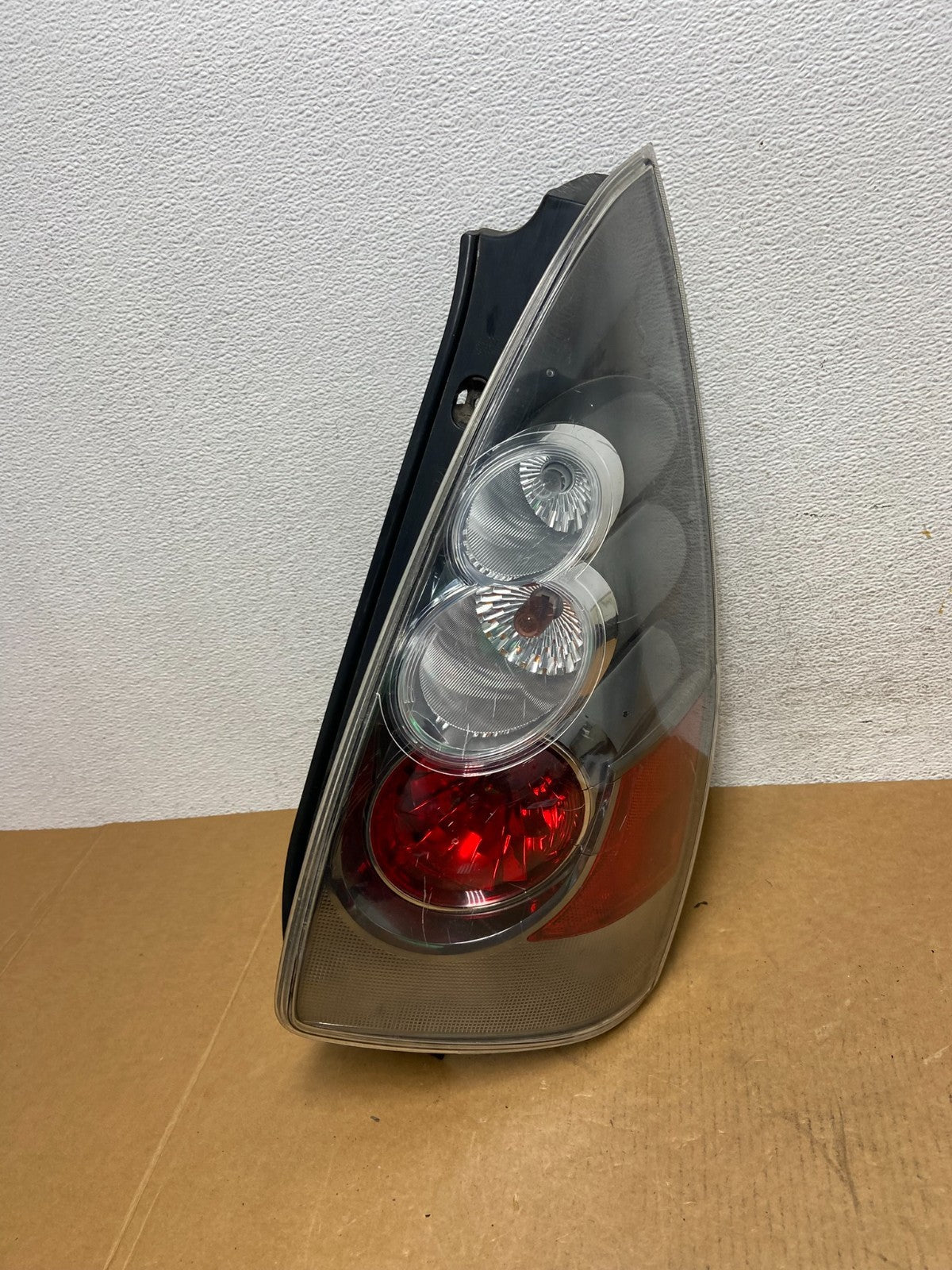 2006 2007 Mazda 5 Right Passenger RH Side Tail Light AD8987 DW0