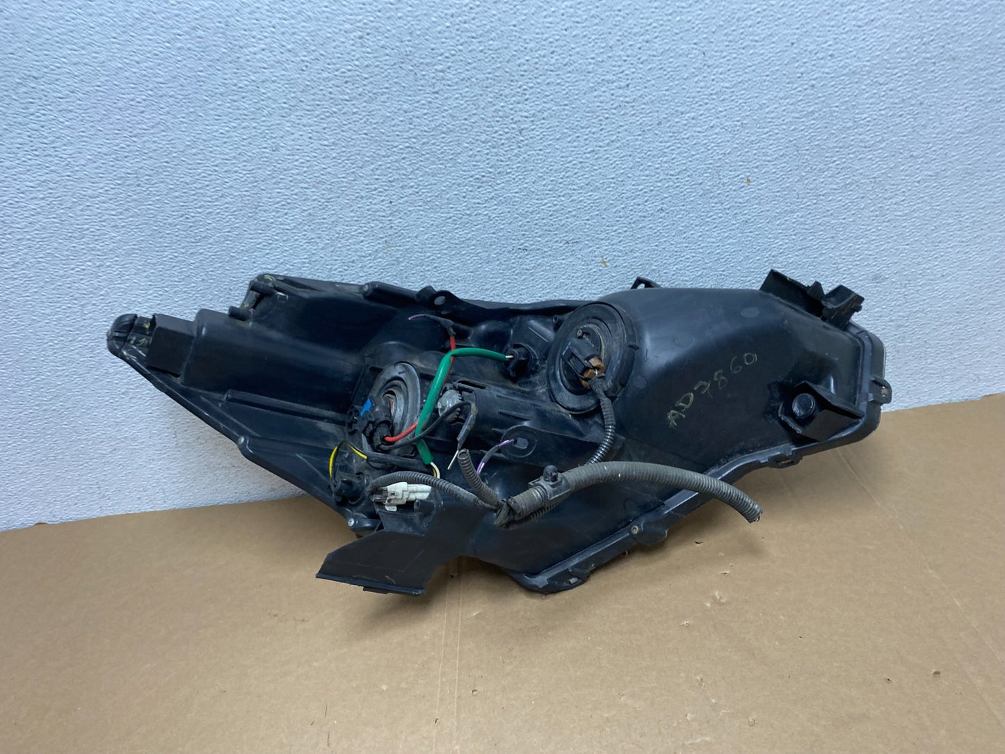 2012 2013 2014 Toyota Prius V Left Driver LH Side Halogen Headlight AD7860 DW13