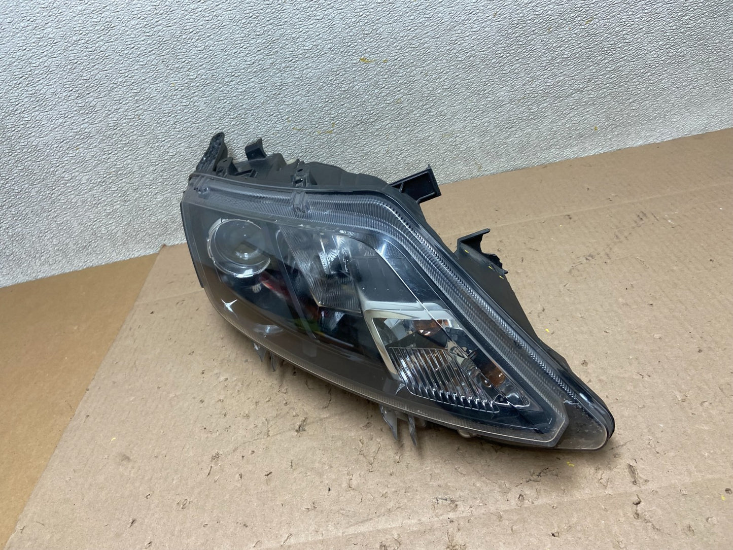 2010 2011 2012 Ford Fusion Right Passenger RH Headlight Halogen OEM Z6407 DW1