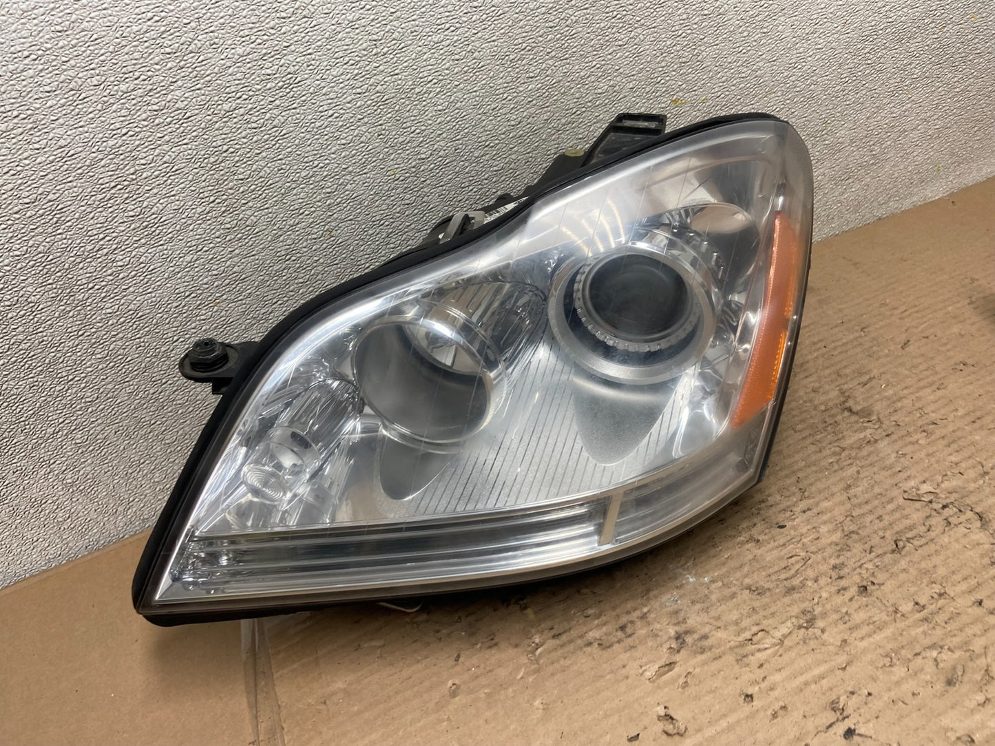 2007 to 2009 Mercedes GL-Class GL450 Left Driver LH Xenon Headlight AA9570 DW2