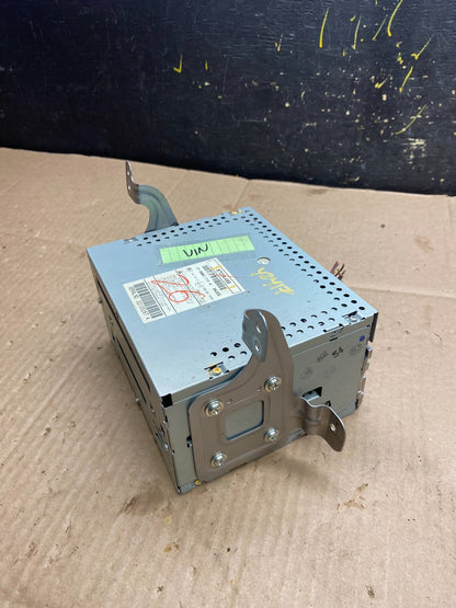 2007 2013 Mitsubishi Outlander AM/FM/CD/MP3 Radio Head Unit Receiver  Y2417 DG2
