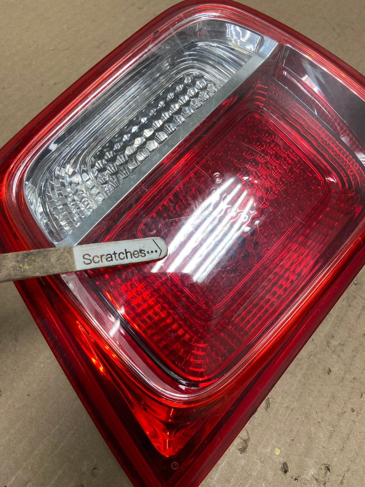 2013-2016 Chevrolet Malibu Right Passenger Rh Inner Tail Light AE9670 LK3