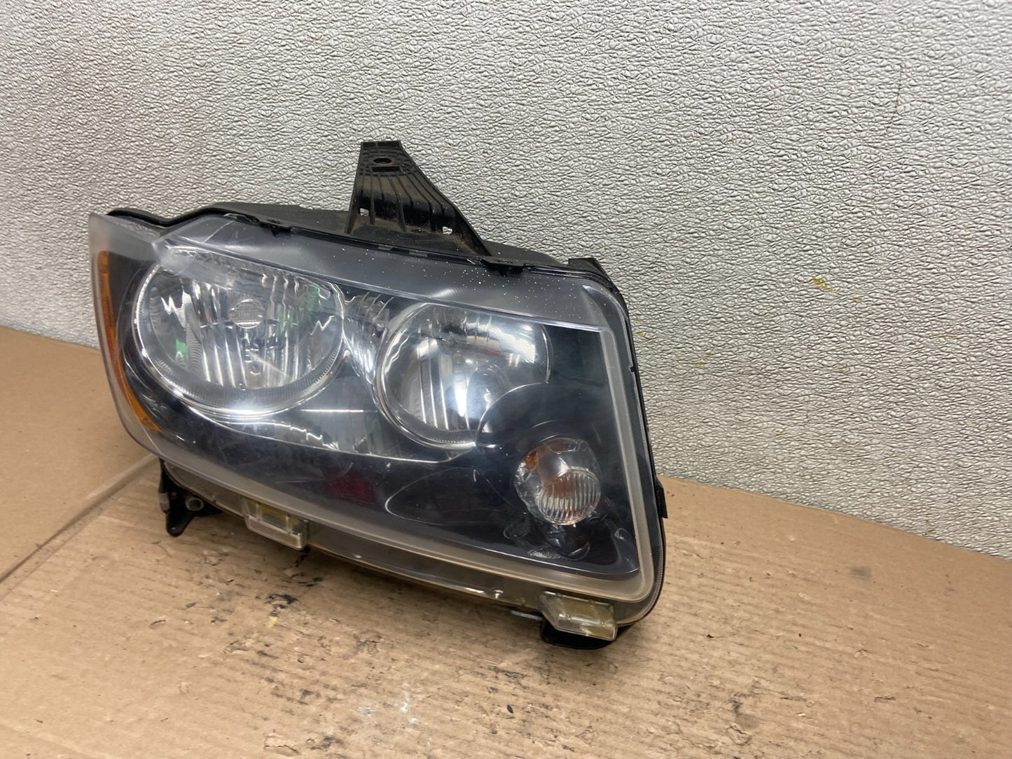 2011-2013 Jeep Grand Cherokee Right Passenger Halogen Headlight AA9571 DW1