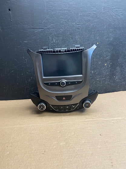 2017 to 2018 Chevrolet Cruze Radio Display Screen Climate Control A/C af2443 DG0