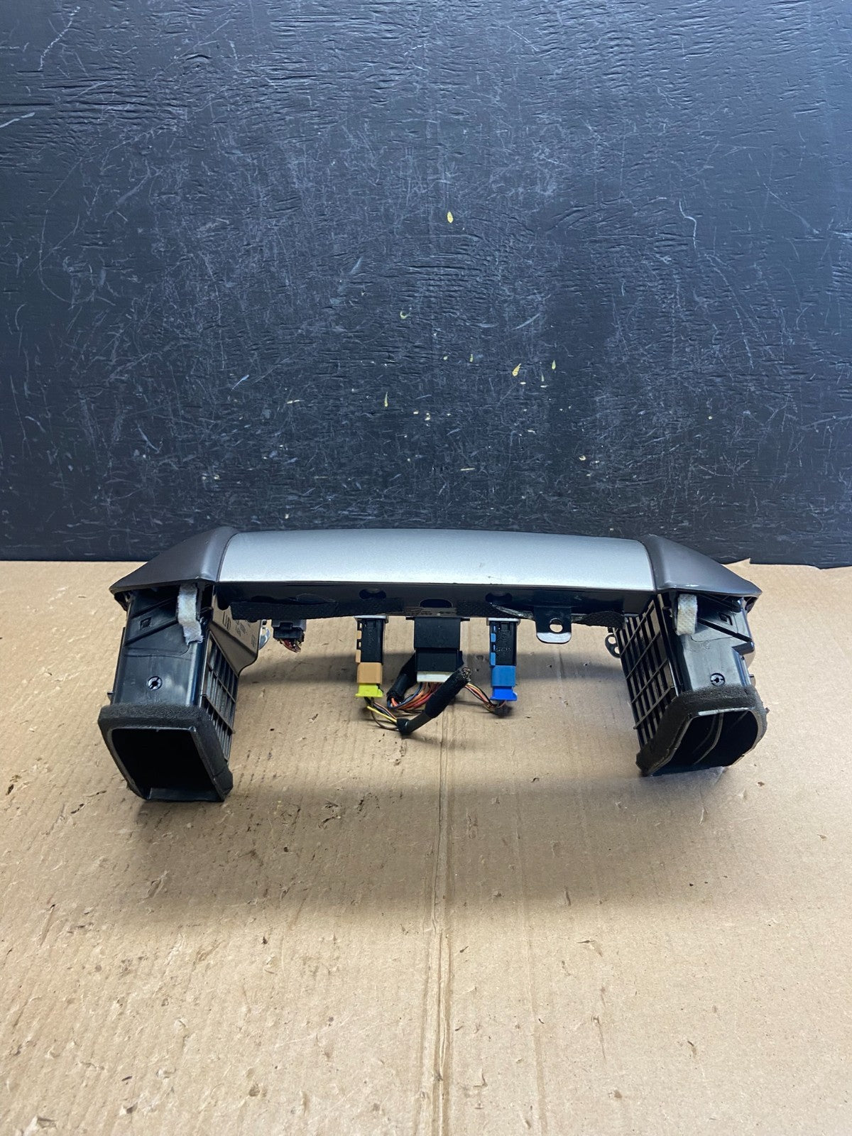 2007 to 2009 Hyundai Santa Fe Center Dashboard Radio Bezel Trim AE4029 DG4
