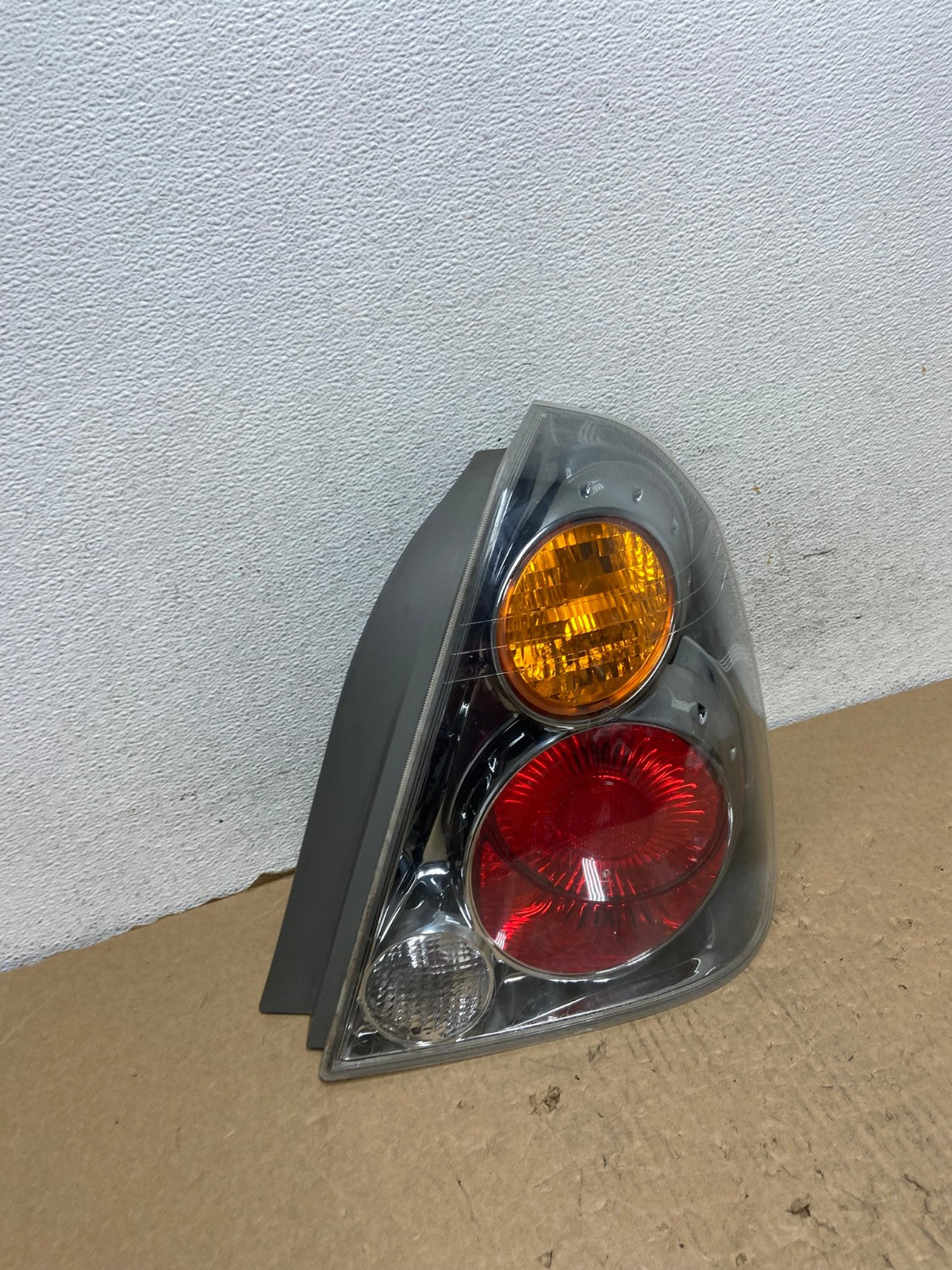2002 2003 2004 Nissan Altima Right Passenger Rh Tail Light Side AF7454 LK2