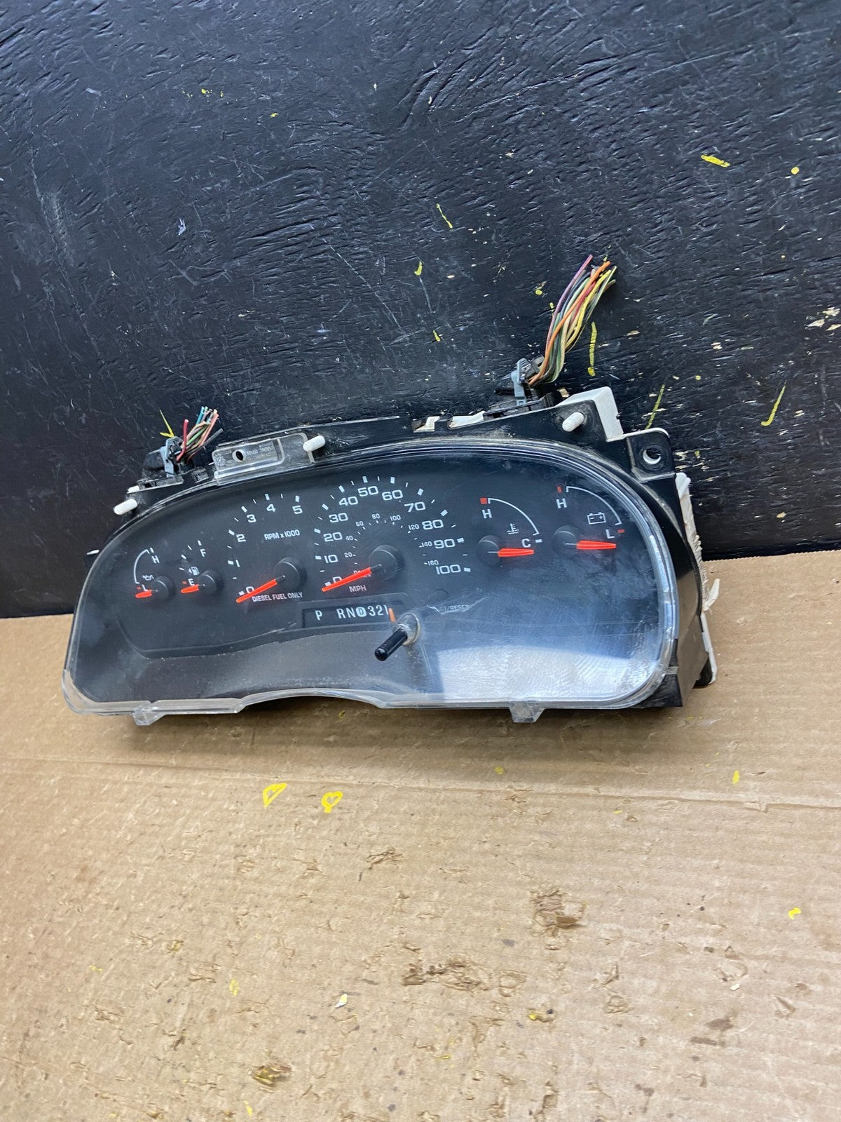 2006 Ford E350 Gauge Speedometer Cluster OEM w3400 DG3