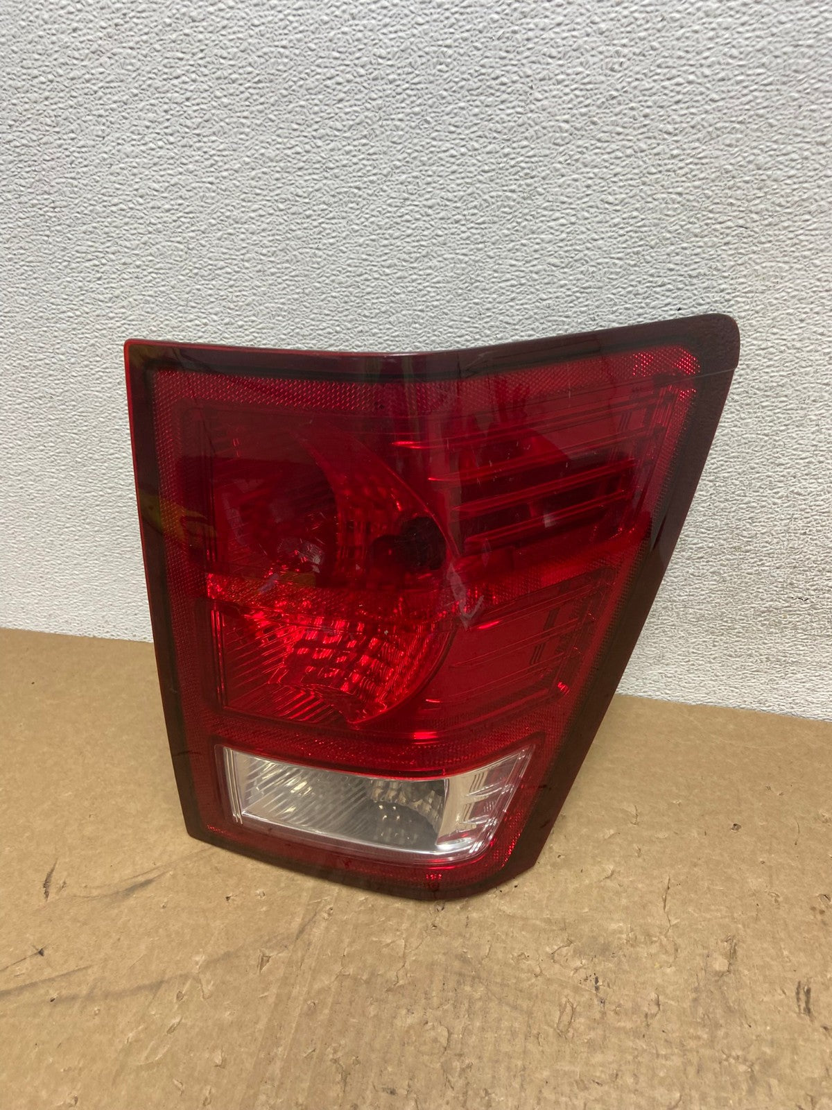 2007 2008 2009 2010 Jeep Grand Cherokee Right Passenger Tail Light AG1268 LK0