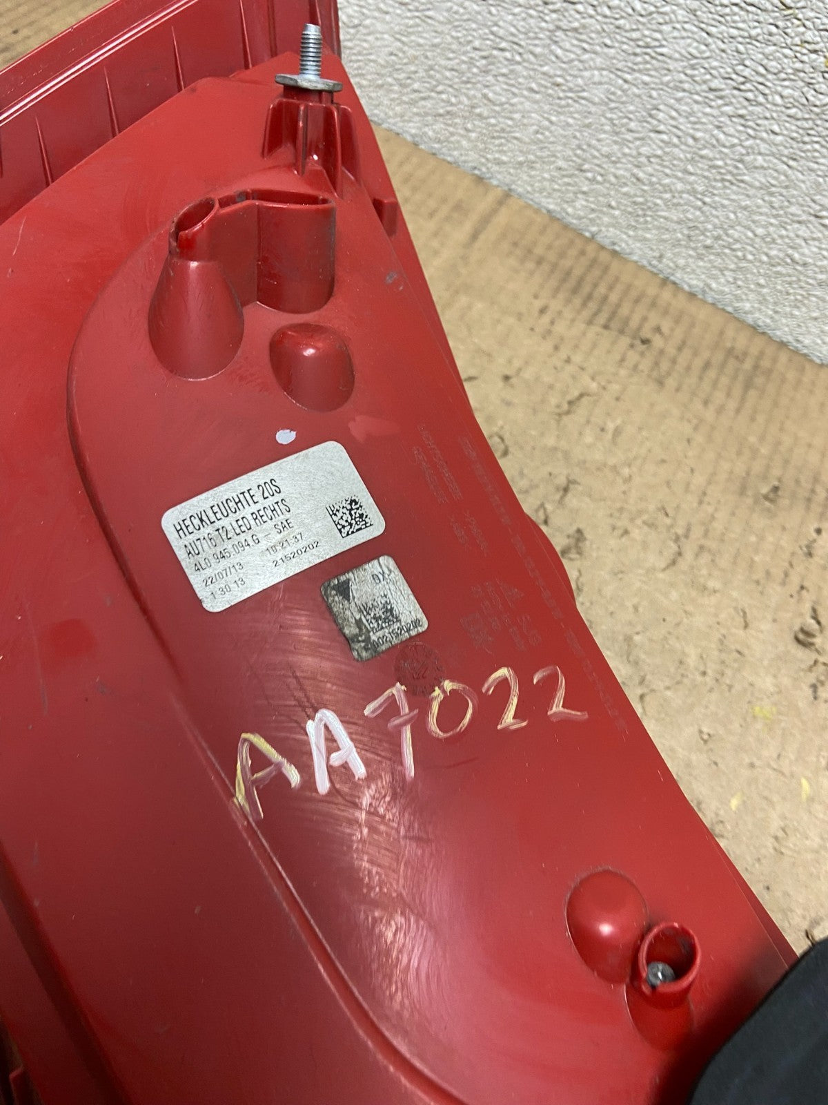 2010 - 2015 Audi Q7 Right Passenger Side Tail Light AA7022 LK6
