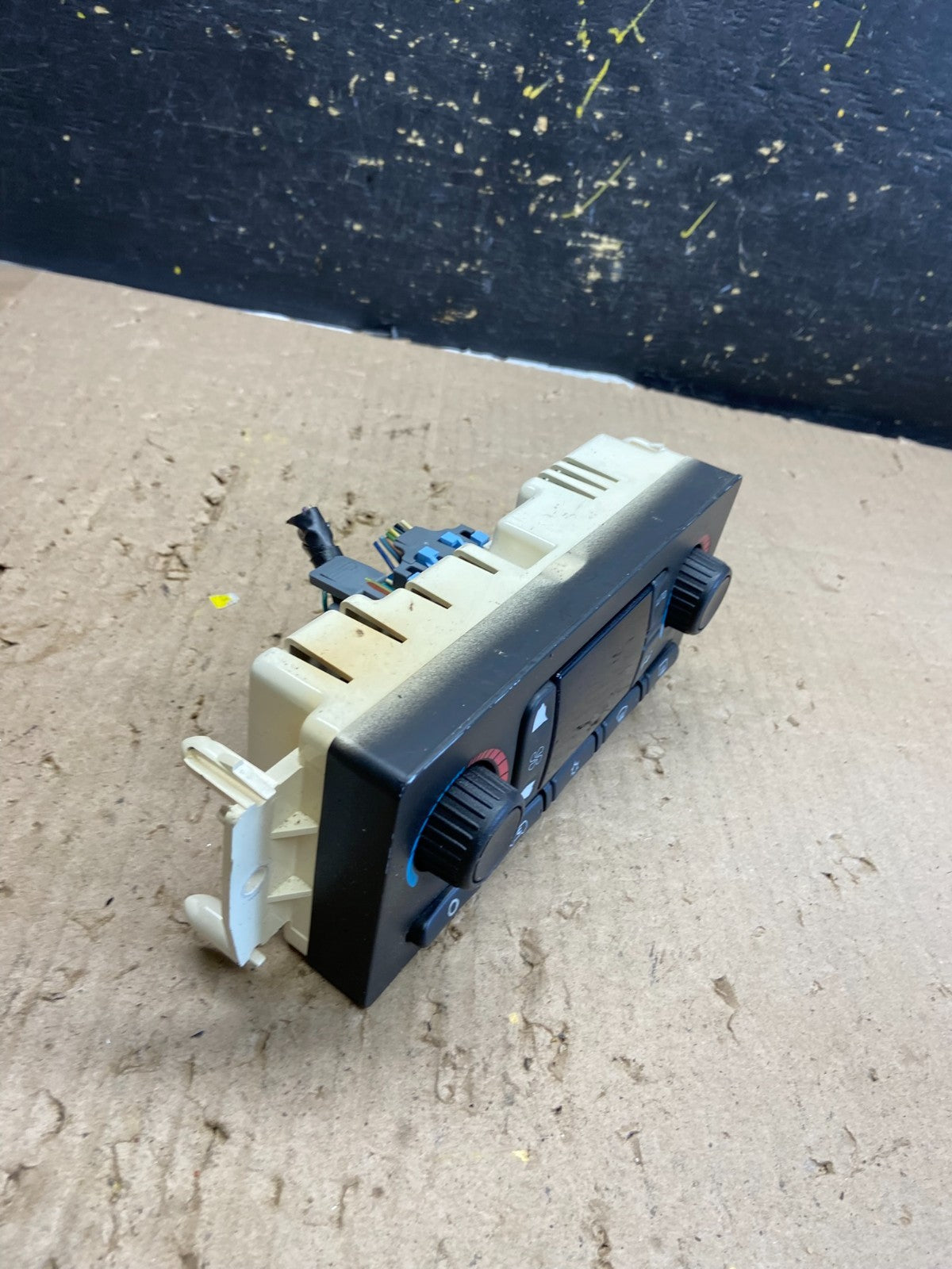 2003-2006 GMC Chevrolet  Envoy Trailblazer Climate Control A/C  Panel AB5585  DG2