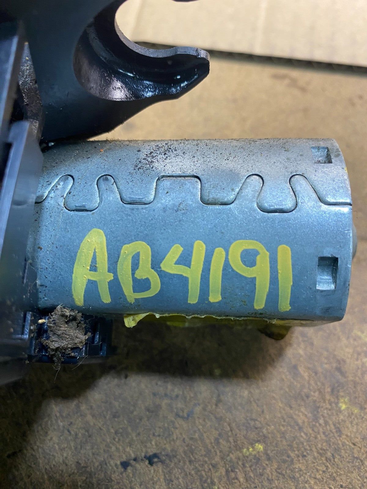 2010 to 2012 Lincoln MKT 2008 2009 Taurus X Rear Windshield Wiper Motor AB4191DG6