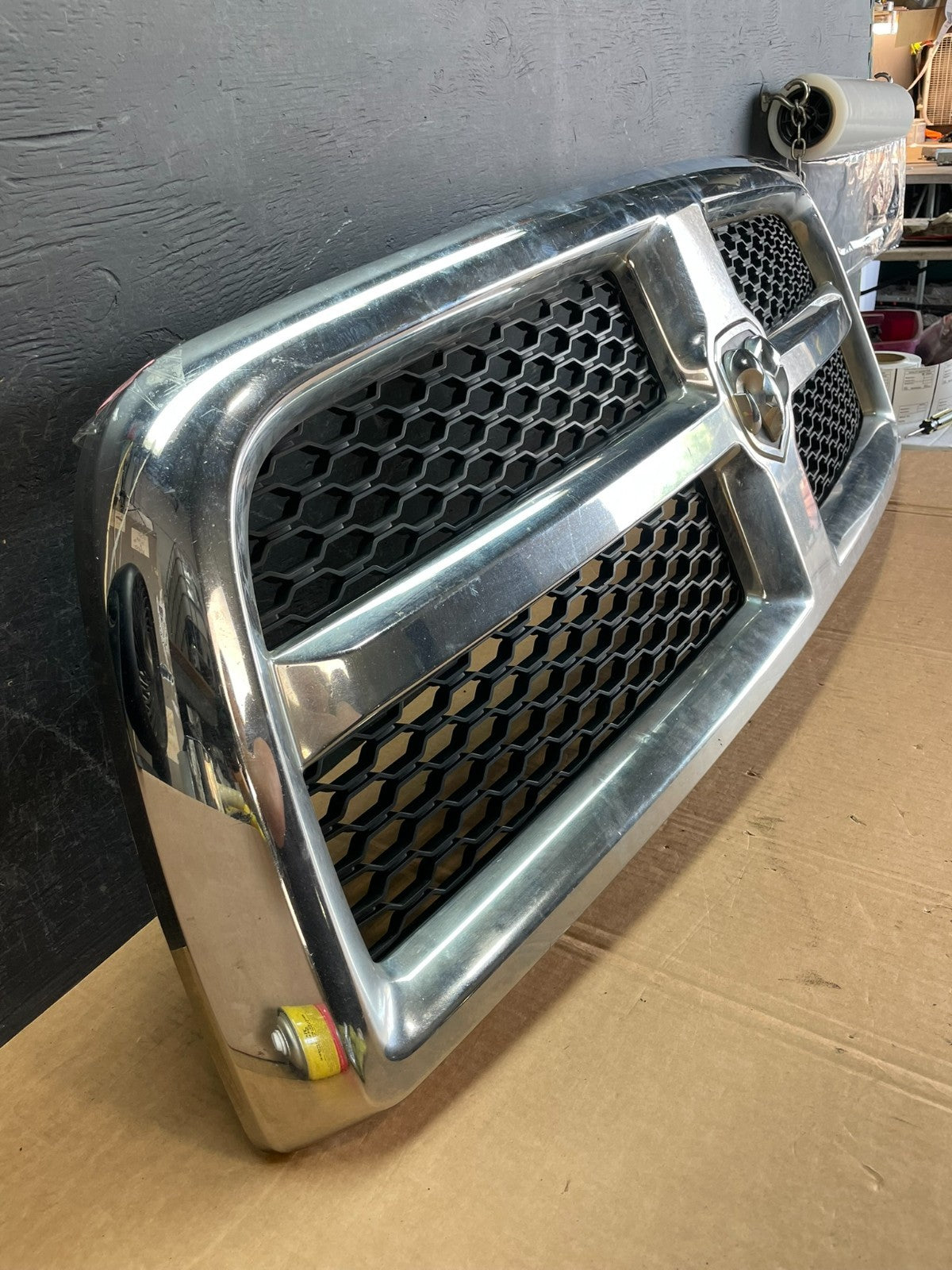 2013 to 2018 Dodge Ram 1500 Front Bumper Grille Grill AE8399 DW2