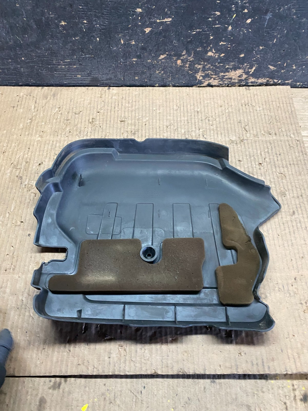 2008 to 2012 Chevrolet Malibu Engine Cover Plastic Motor Shield W6266 DG4