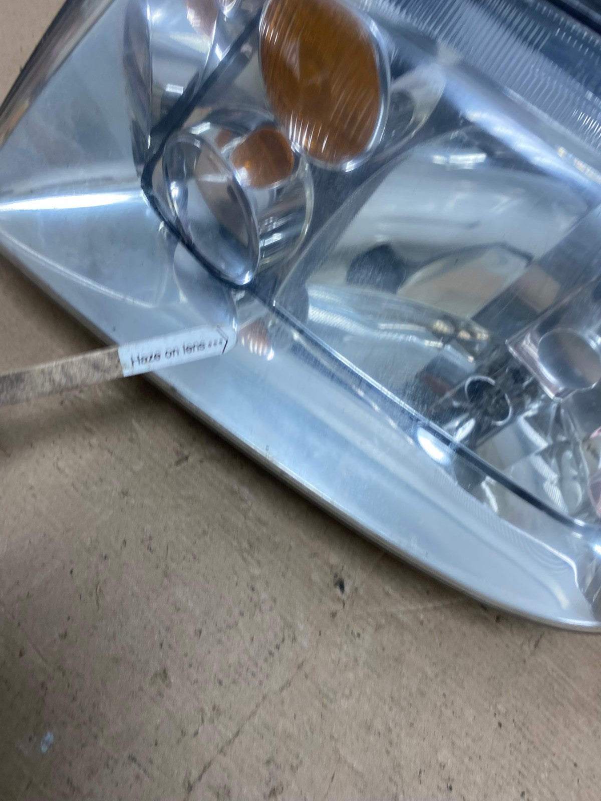 2002 to 2004 Volkswagen Jetta Left+Right Headlights AF4647 LK5
