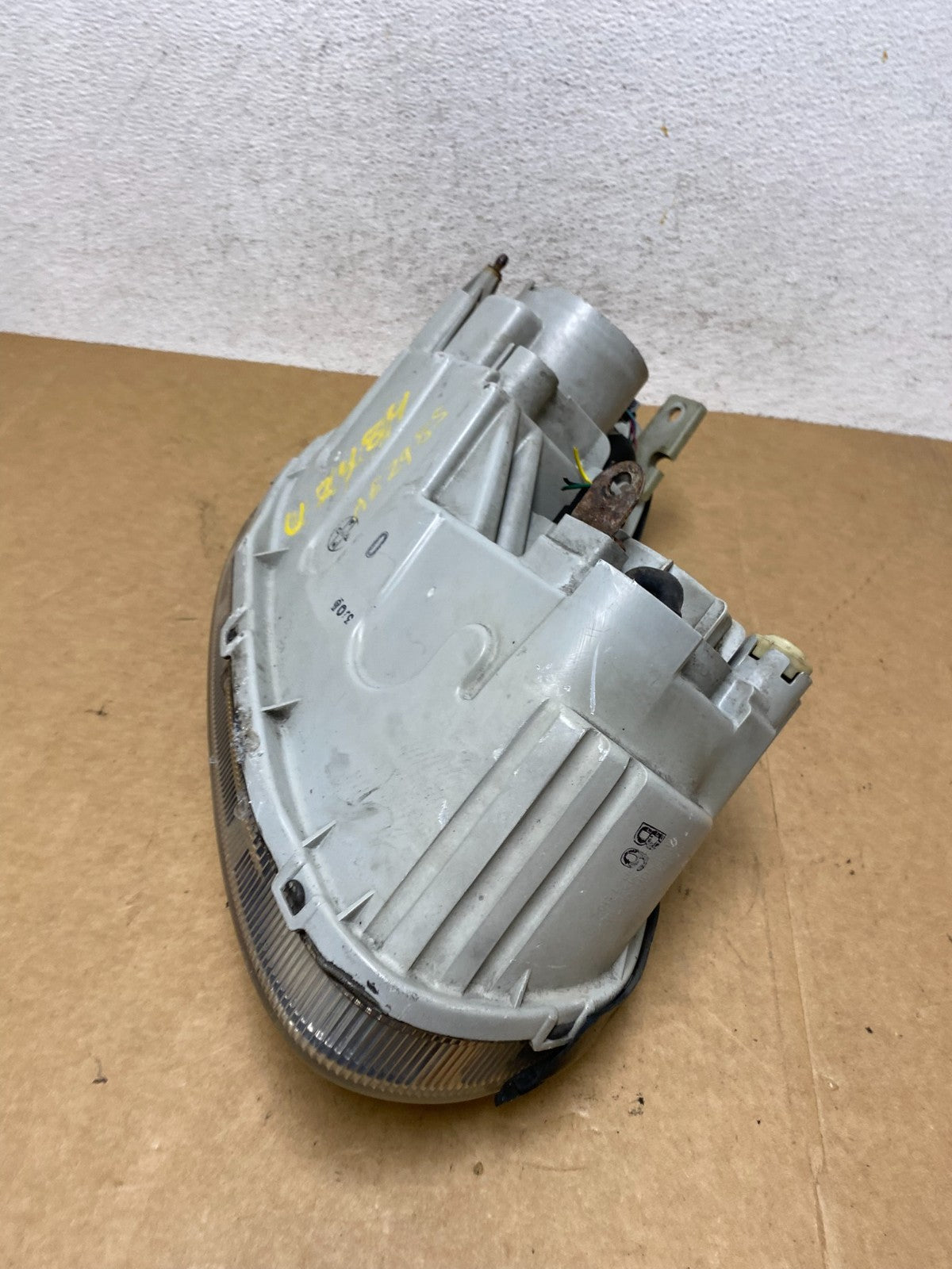 2002 to 2005 Hyundai Sonata Left Driver LH Side Headlight Halogen AE2985 DW6