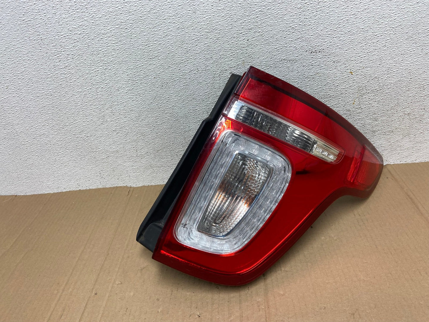 2011-2015 Ford Explorer Police Package Right Passenger Side Tail light AE8929 LK0