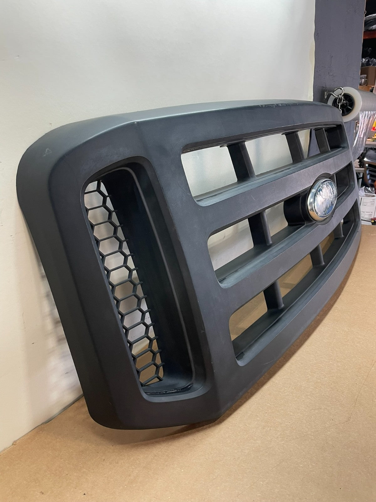 2005 to 2007 Ford Super Duty F250 Front Upper Grill Grille af8556 DG2