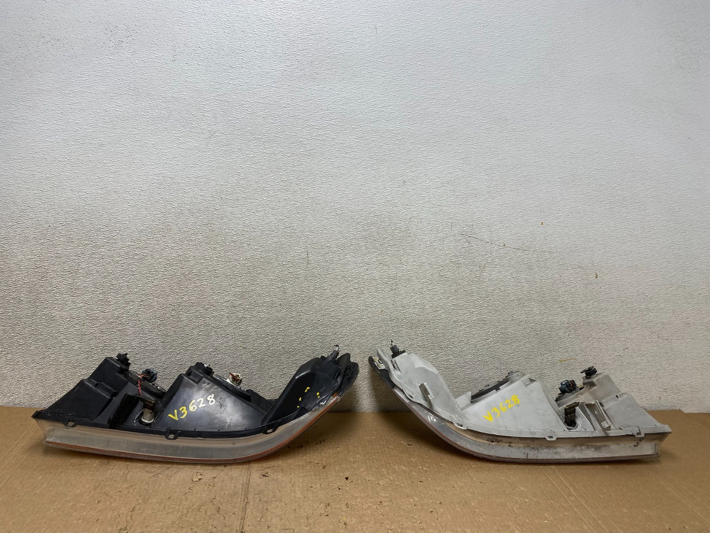 1998 to 2002 Honda Accord Left+Right Set Side Headlights V3628 DW11