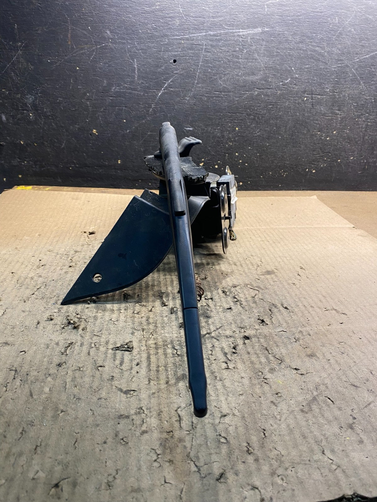 2009 to 2014 Ford Expedition Navigator Rear Windshield Wiper Motor z5068 DG1