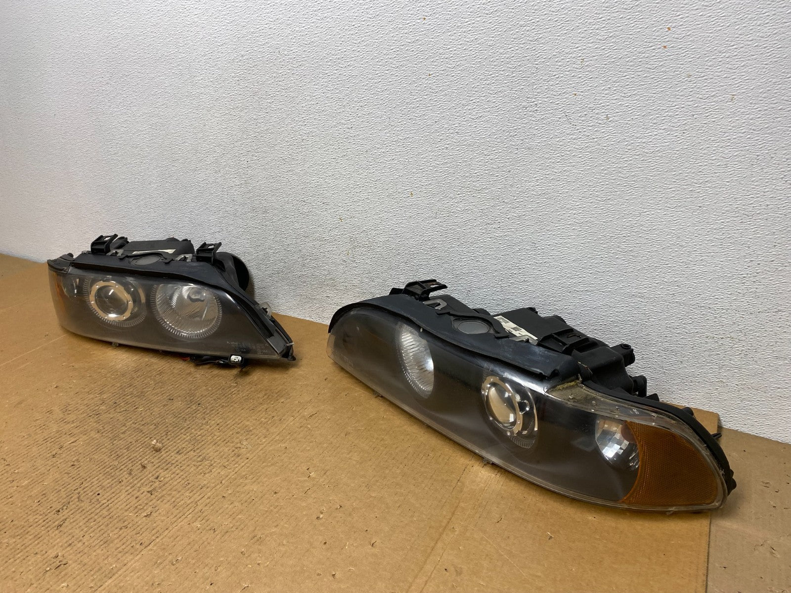 2001-2003 BMW E39 5 Series Left+Right Set LED Headlight AE1409 DG1