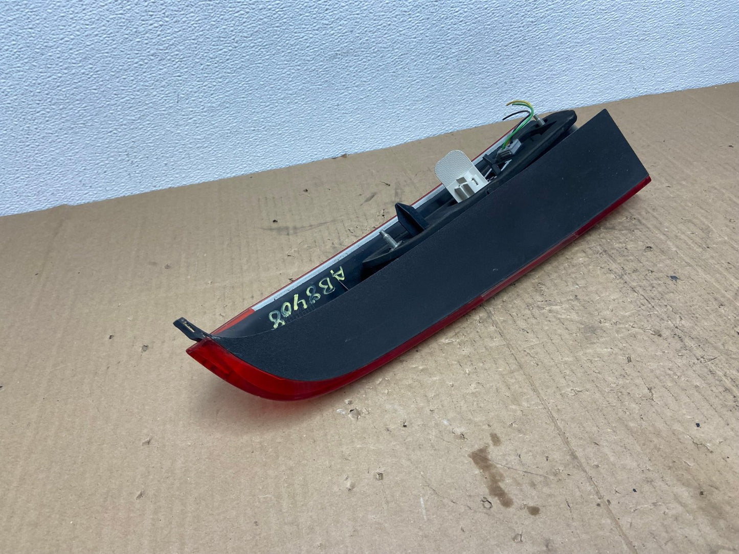 2005 - 2007 Volvo XC70 V70 Left Driver LH Side Tail Light Upper AB8408 LK4