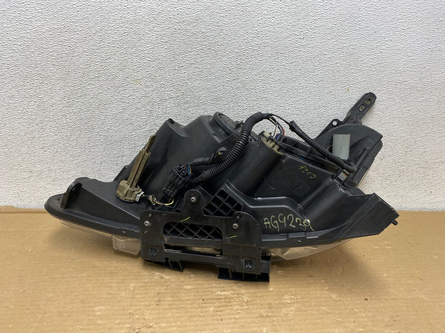 2013 - 2015 Nissan Sentra W/LED Halogen Right Passenger Headlight AG9239 DW7