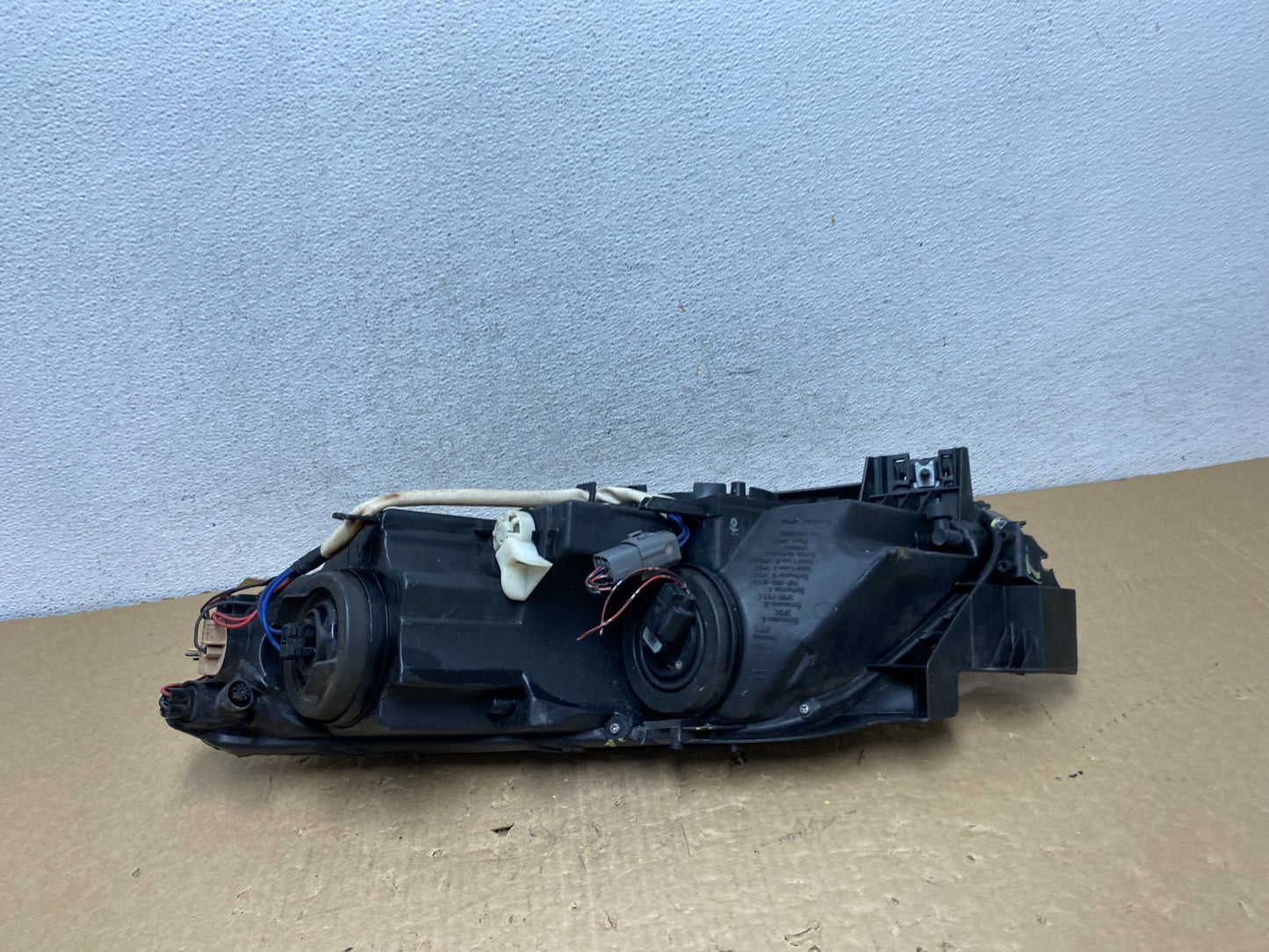 Halogen 2007 to 2009 Mazda CX-7 Right Passenger RH Side Headlight AF7441 DW8