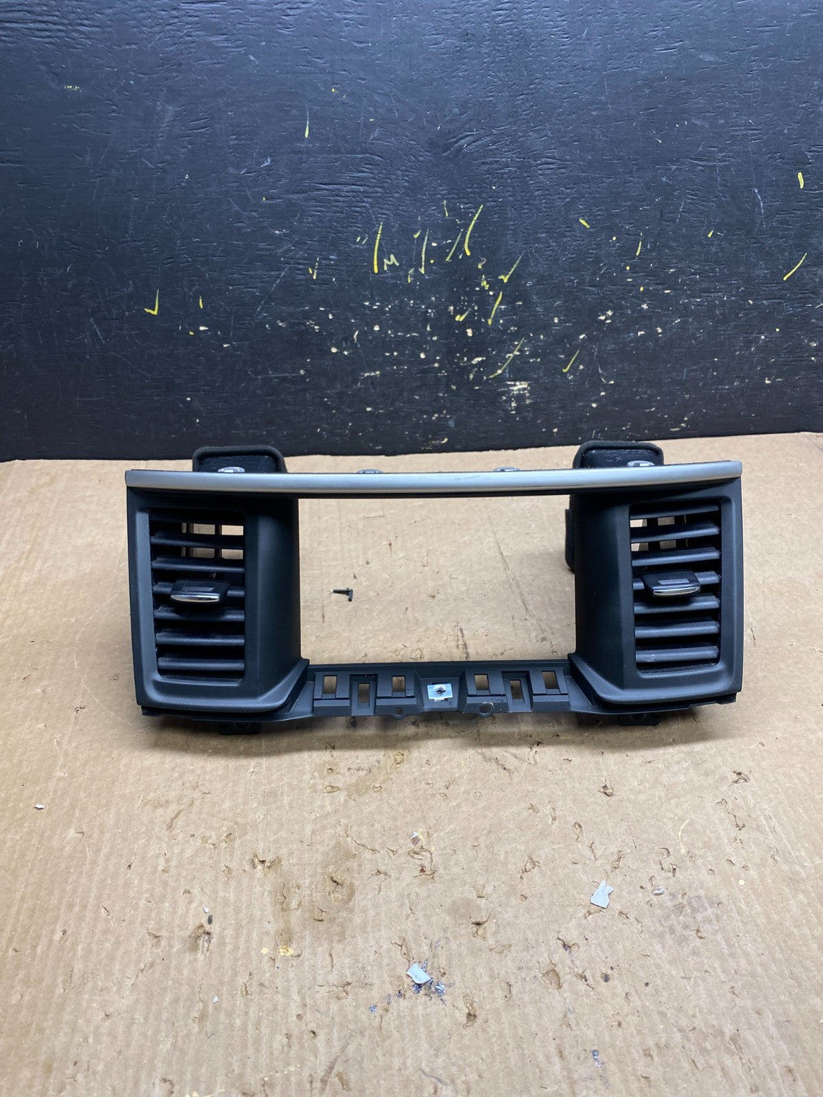 2013 to 2020 Nissan Pathfinder Center Dash Radio Trim Bezel  Surround Z4341 DG0