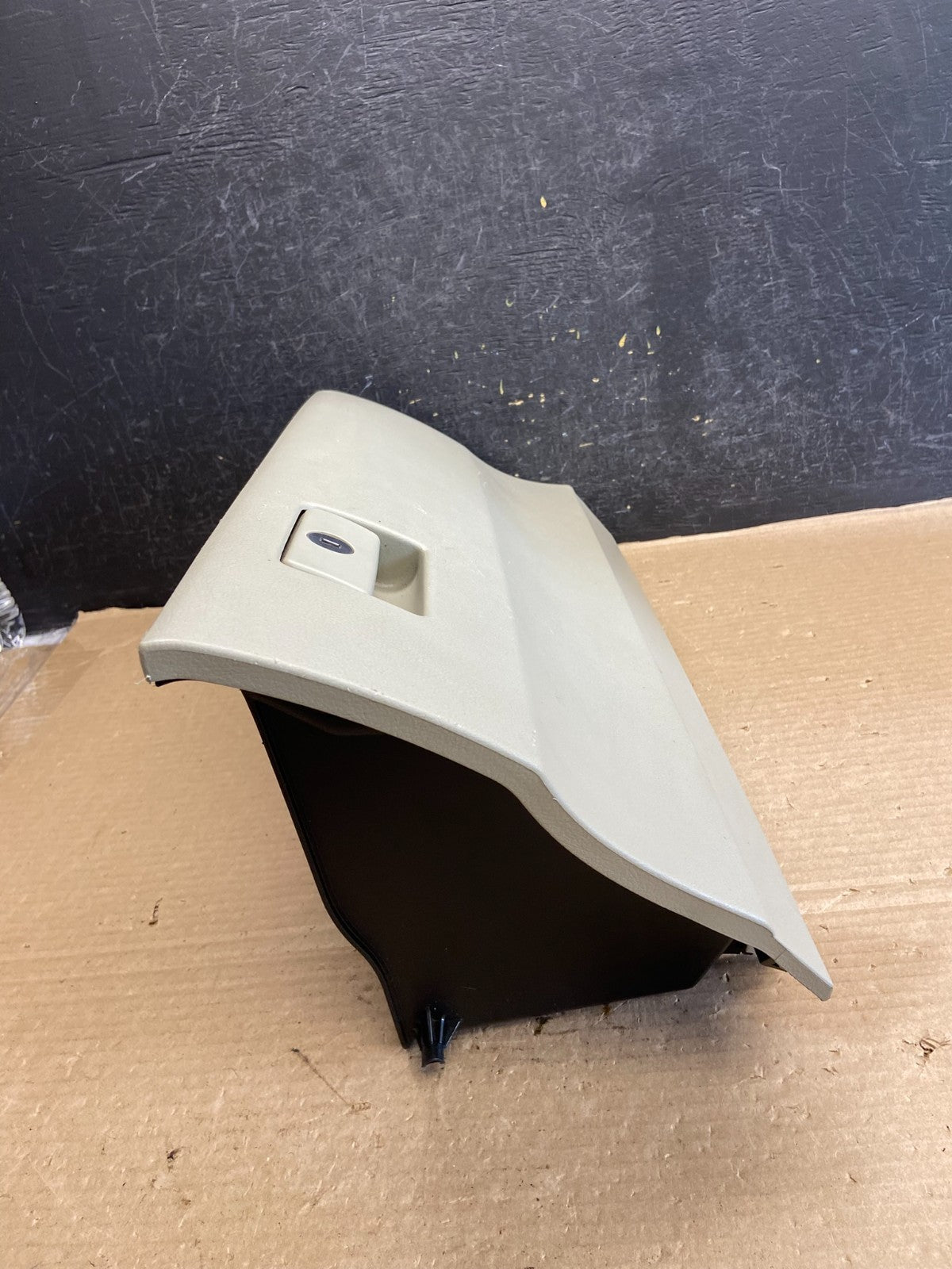 2007-2011 Toyota Camry Front Right Passenger Storage Glove Box ah3538 DG1