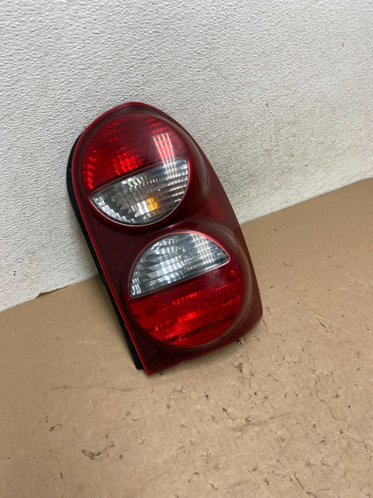 2005 2006 2007 Jeep Liberty Right Passenger Rh Side Tail Light AG43412