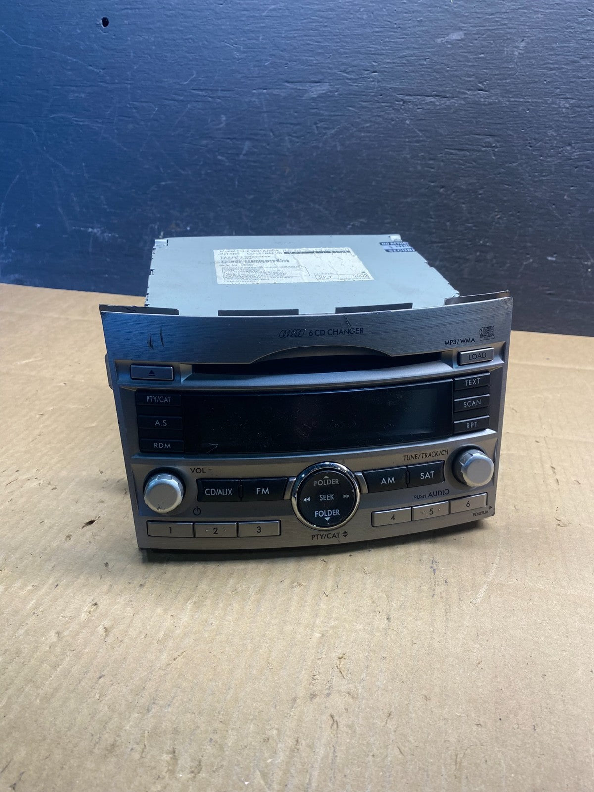 2010 to 2012 Subaru Legacy AM FM CD MP3 Radio Player AD1590 DW0