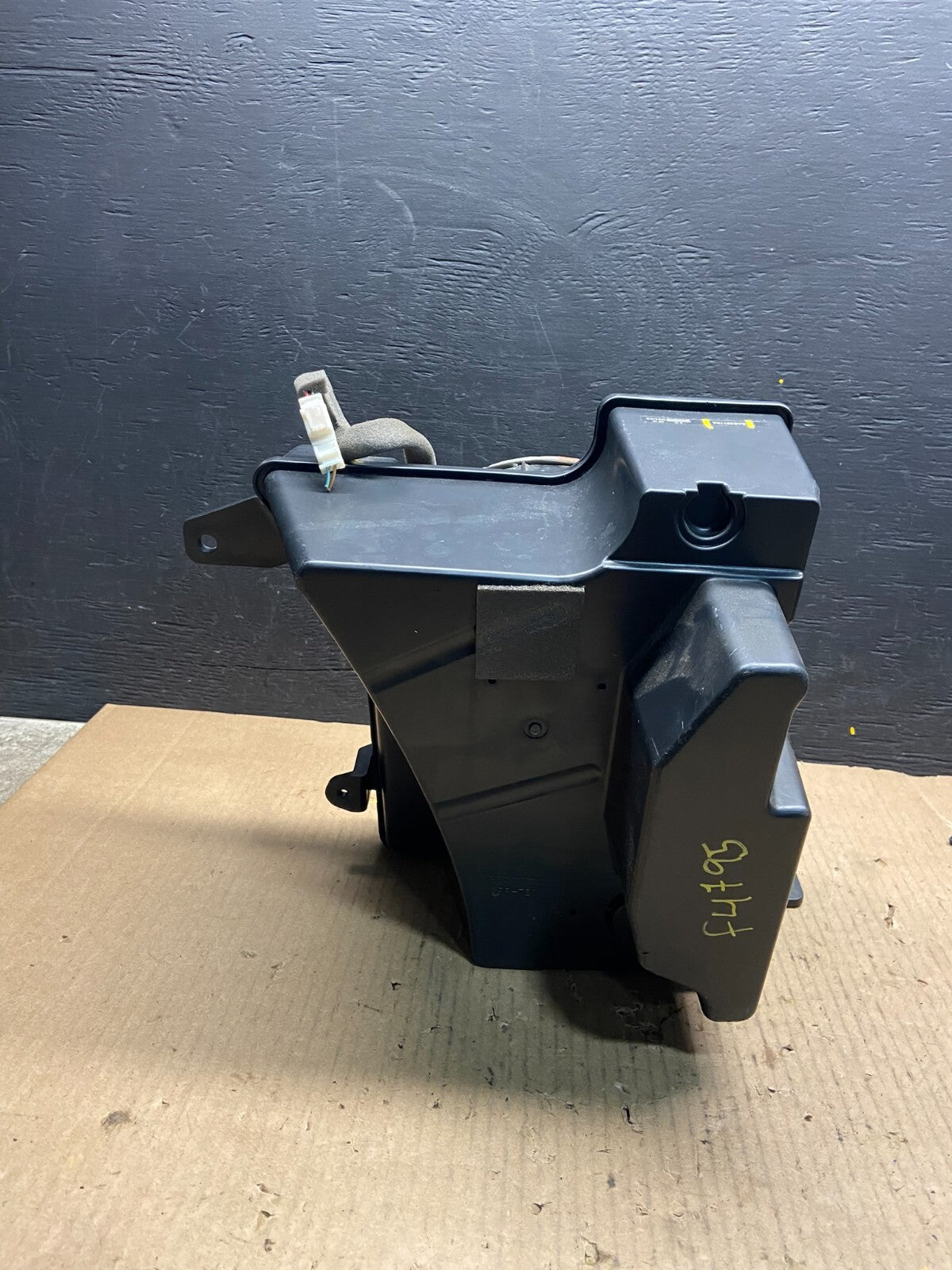 2011 to 2017 Honda Odyssey Rear Subwoofer Speaker OEM F4795 DG14
