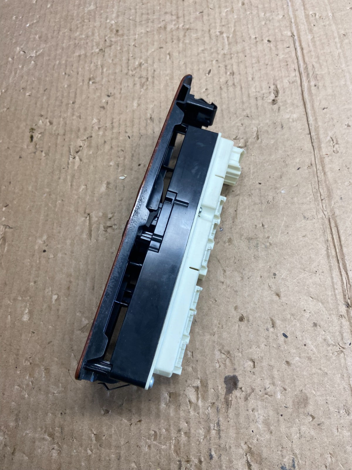 2007-2014 Tahoe Yukon Suburban Escalade Passenger Window Switch Control AE40092