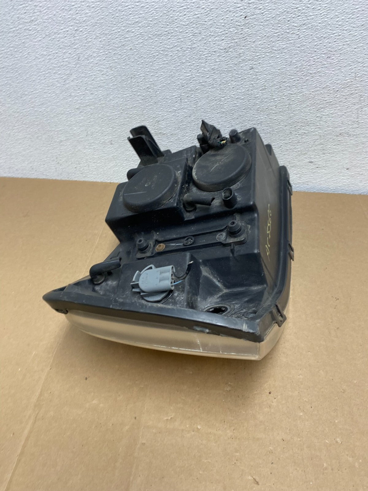 2002 to 2009 Gmc Envoy Left Driver Lh Side Headlight Halogen Oem AC5566 DW7