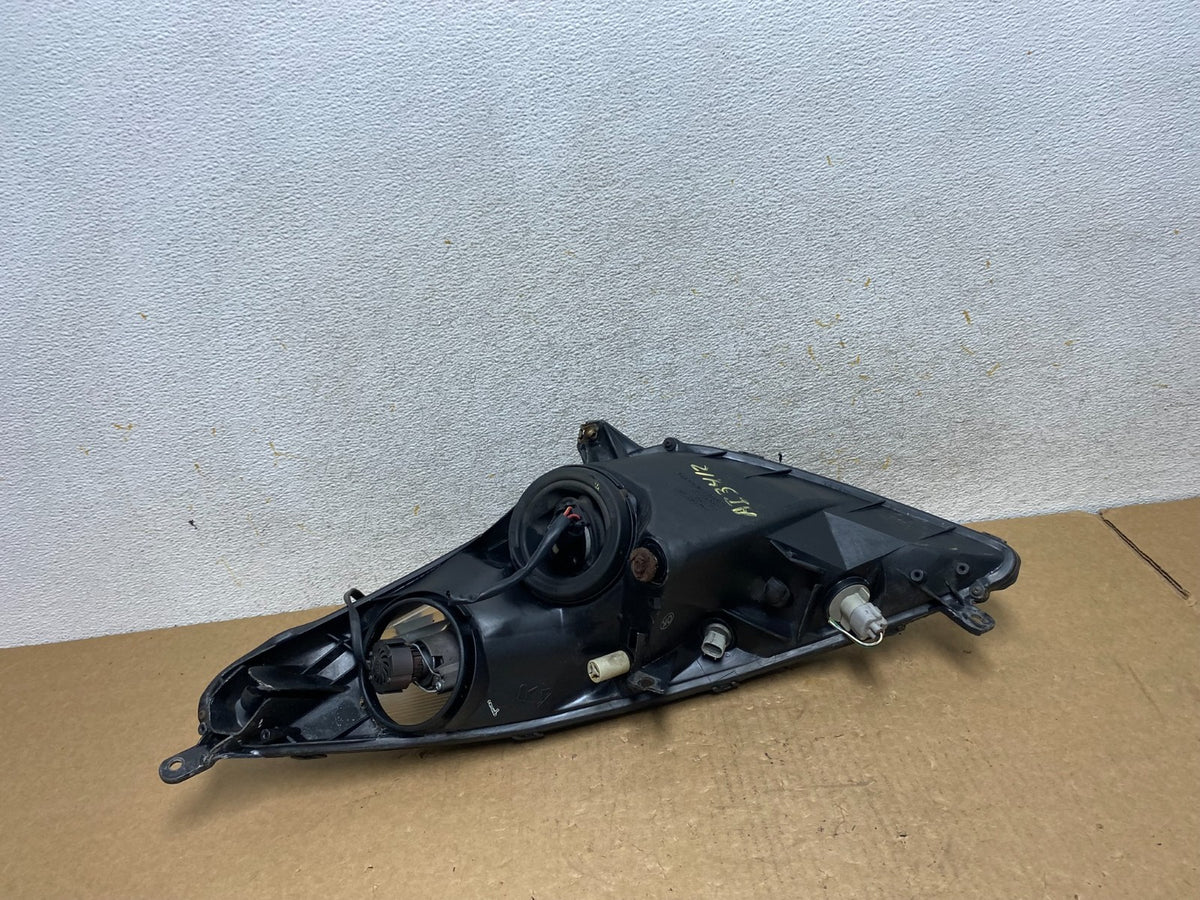 2000 to 2005 Toyota Celica Right Passenger RH Halogen Headlight AI3412 DW6