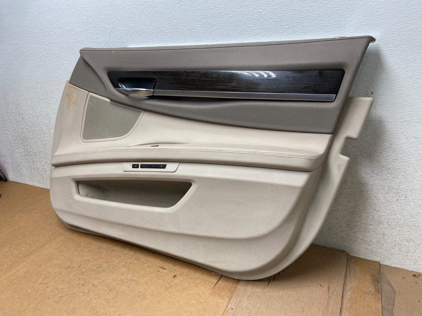 2009 to 2015 BMW 740i 750i 535i F01 F02 Front Right Interior Door Panel r4704 DG1