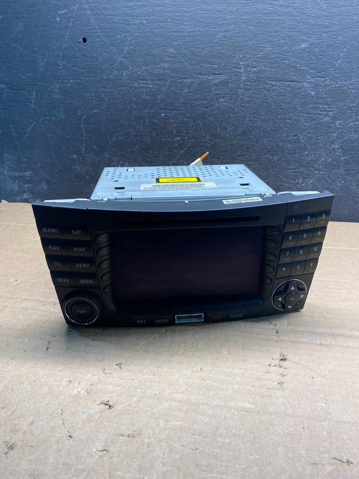 2003 2008 Mercedes E320 E350 Head Screen Display Radio CD Player Stereo AE81610
