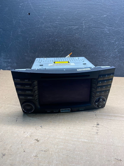 2003 2008 Mercedes E320 E350 Head Screen Display Radio CD Player Stereo AE81610