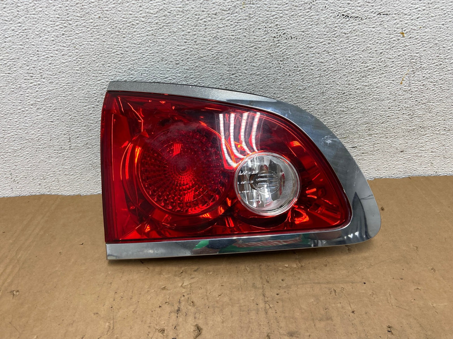 2008 - 2012 Buick Enclave Left Driver Lh Inner Tail Light AD3209 LK0
