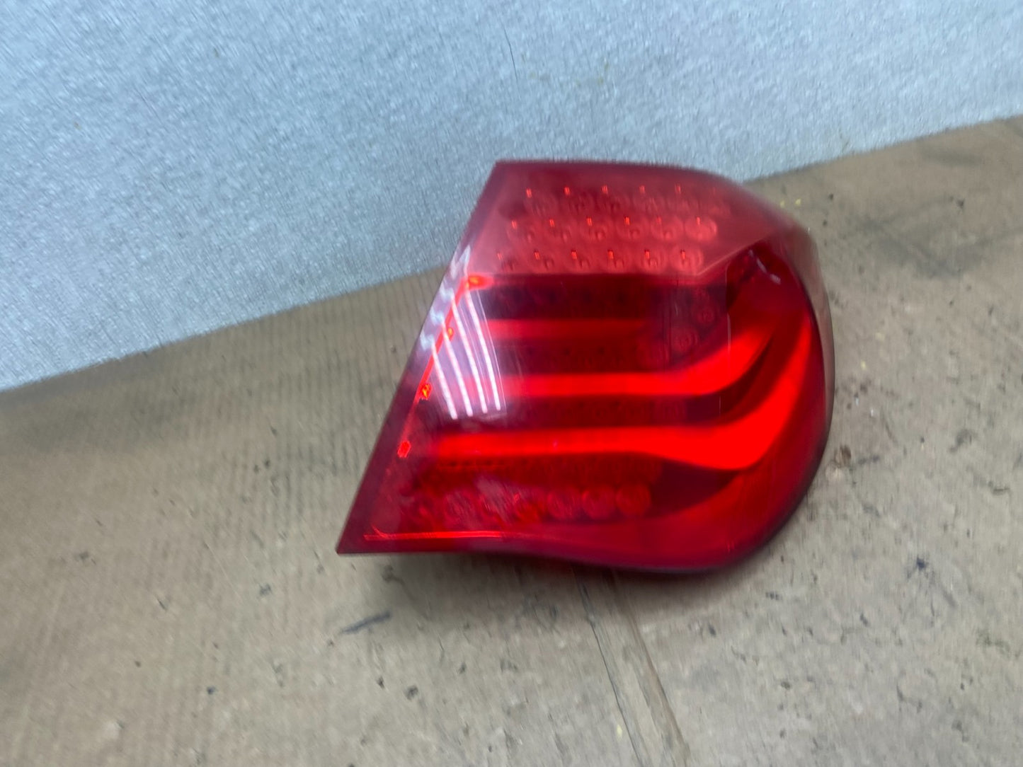 2009 to 2012 Bmw 7-Series F01 F02 750i Right Passenger Tail Light AA6840 DW2
