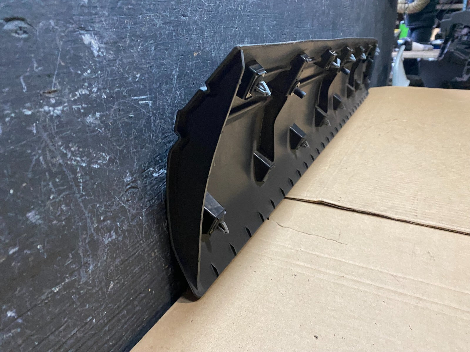 2020 to 2023 Ford Explorer Police Front Left Door Molding Trim OEM F7014 DG15