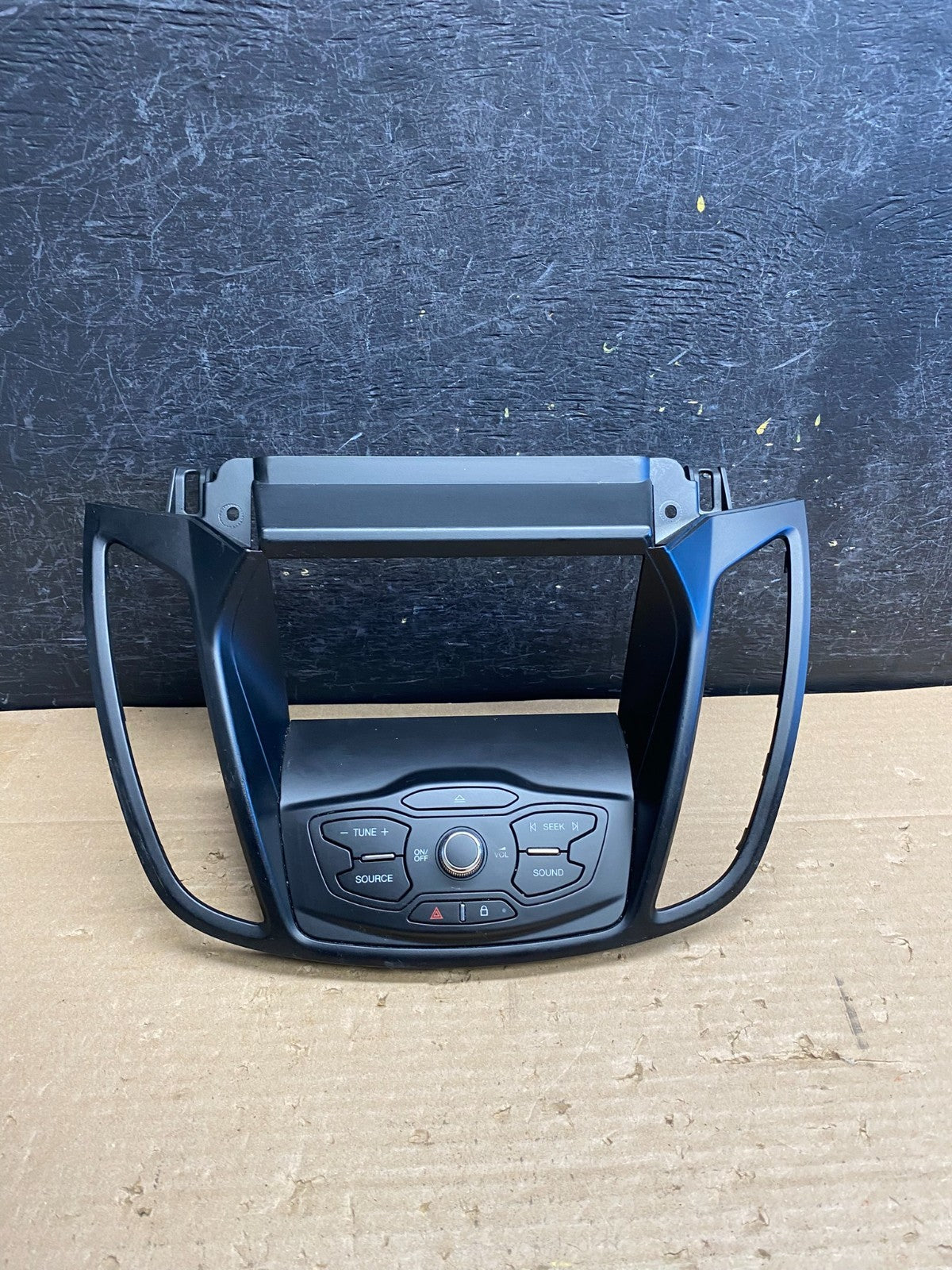 2013 2014 2015 2016 Ford Escape Dash Radio Control Panel Bezel ag8360 DG0