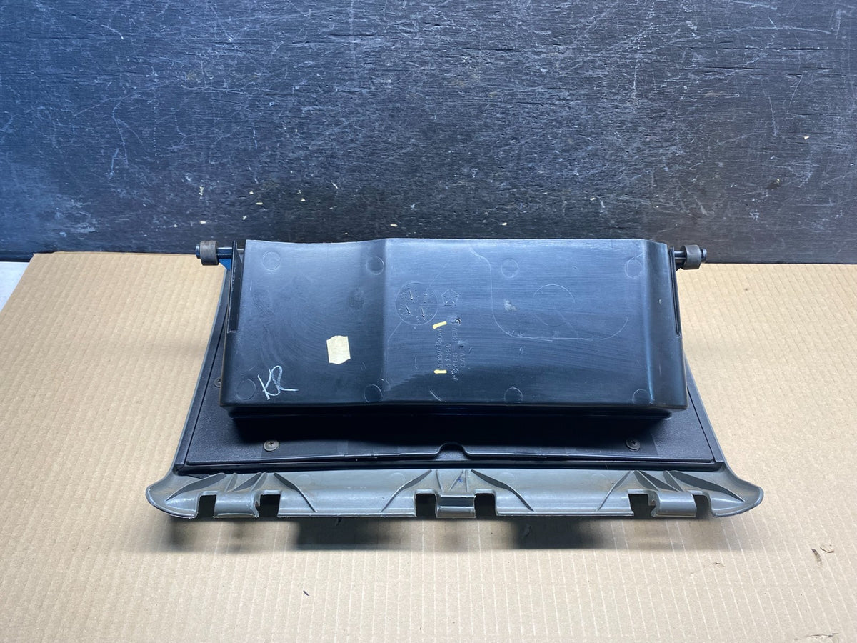2001 - 2007 Chrysler Town Country Glove Box Compartment ah7421 DG4