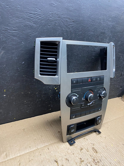 2008 to 2010 Jeep Grand Cherokee Center A/C Heater Climate Control OEM V1705 DG2